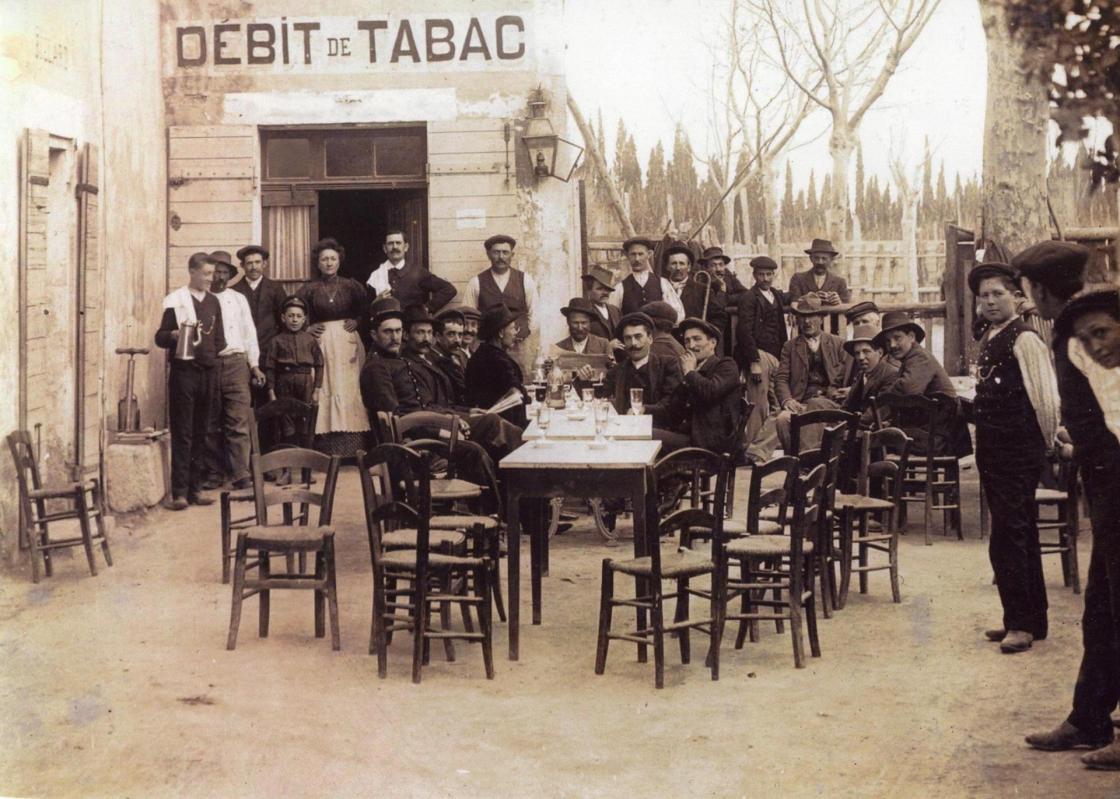 Bar des arenes en 1906